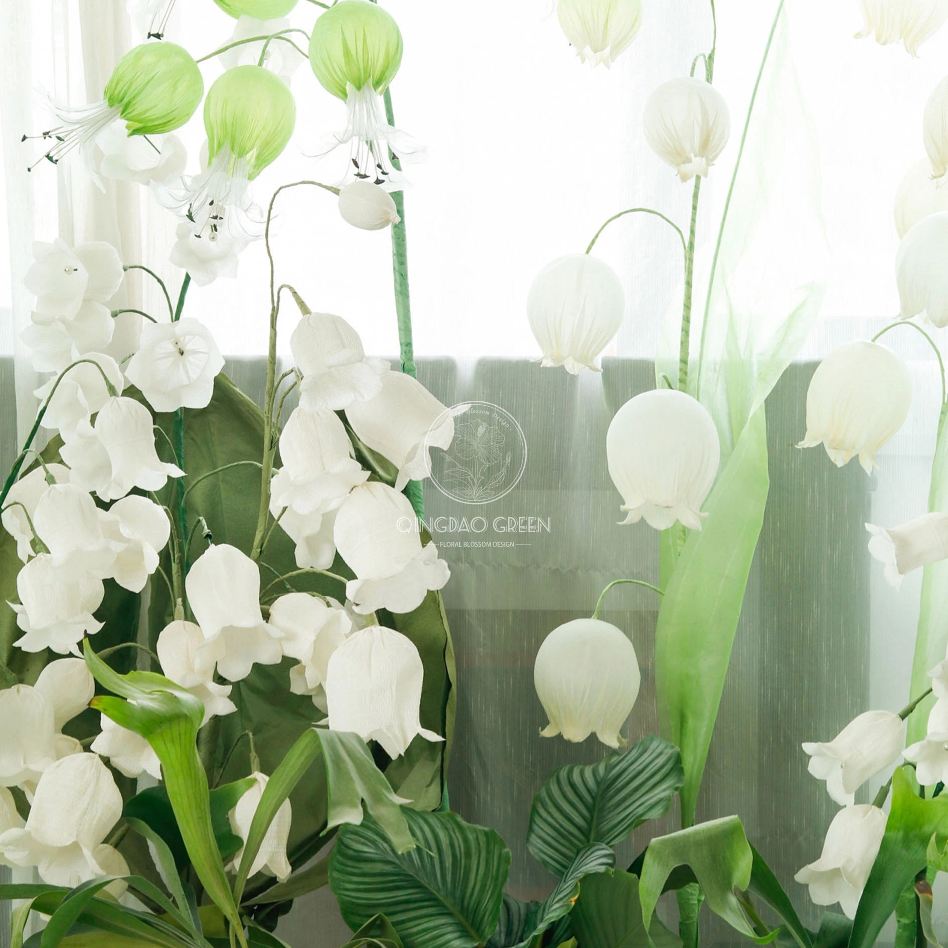 Flores gigantes de las flores de seda organa