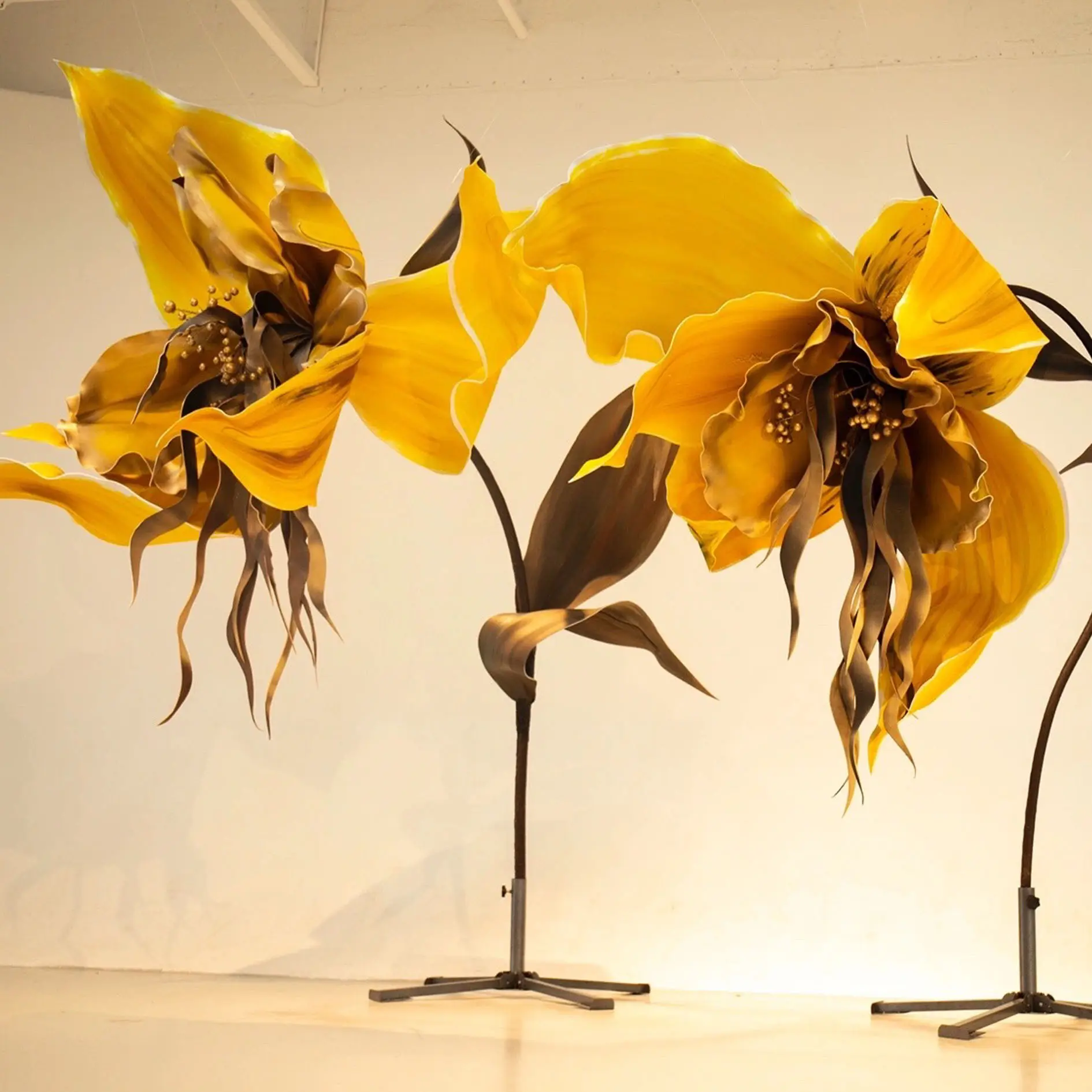 Gorgeous Foam Giant Flowers To Brighten Up Your Space 1