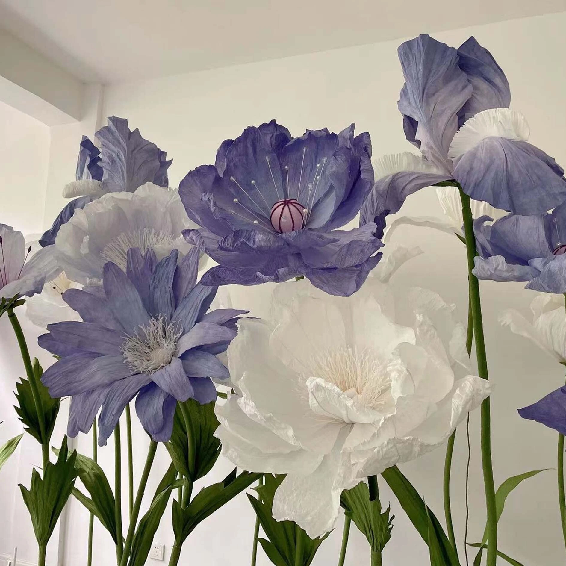 Paper Art Poppy Flower Flower Mall en el techo del centro comercial