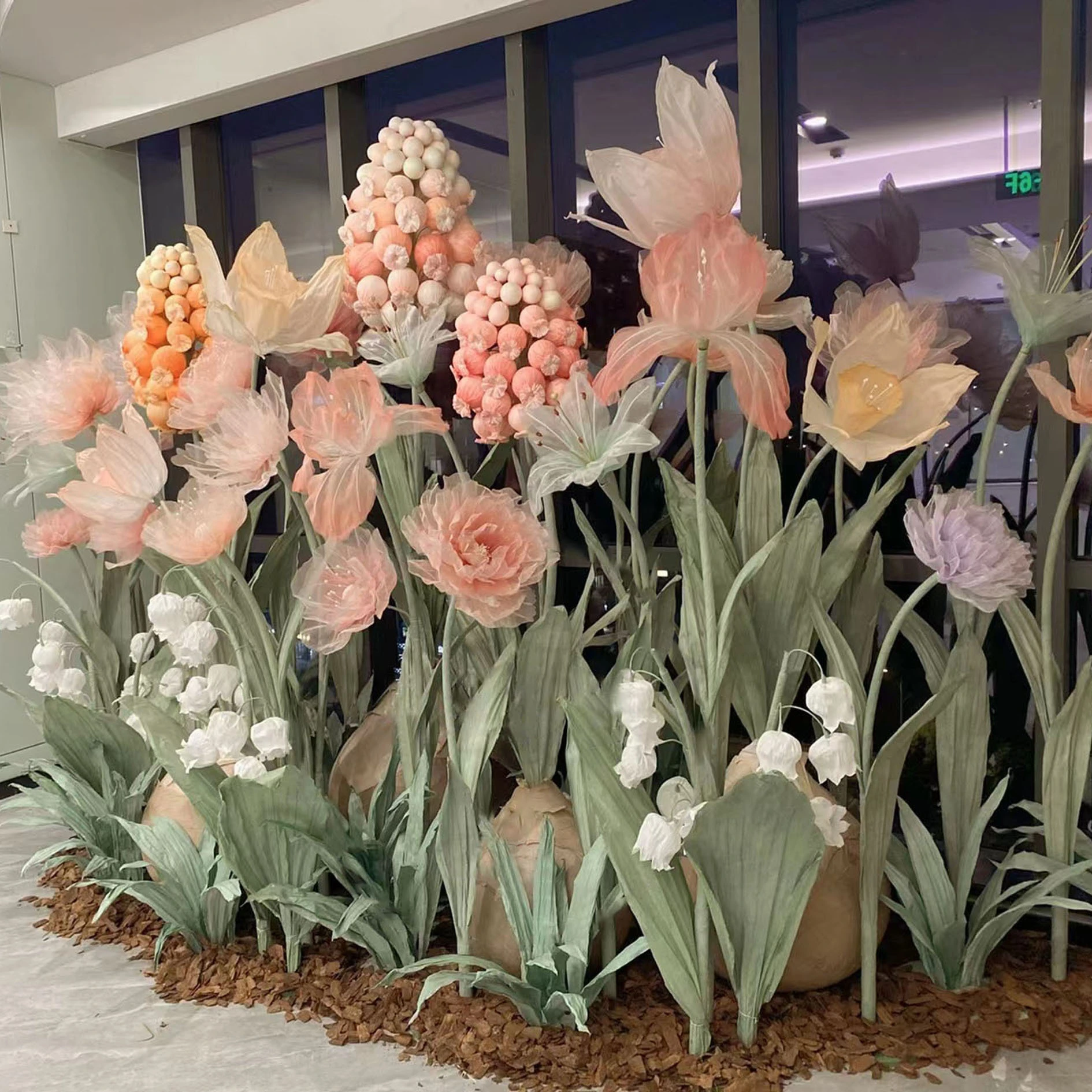 Ensembles de fleurs géants à la main élégants et accrocheurs