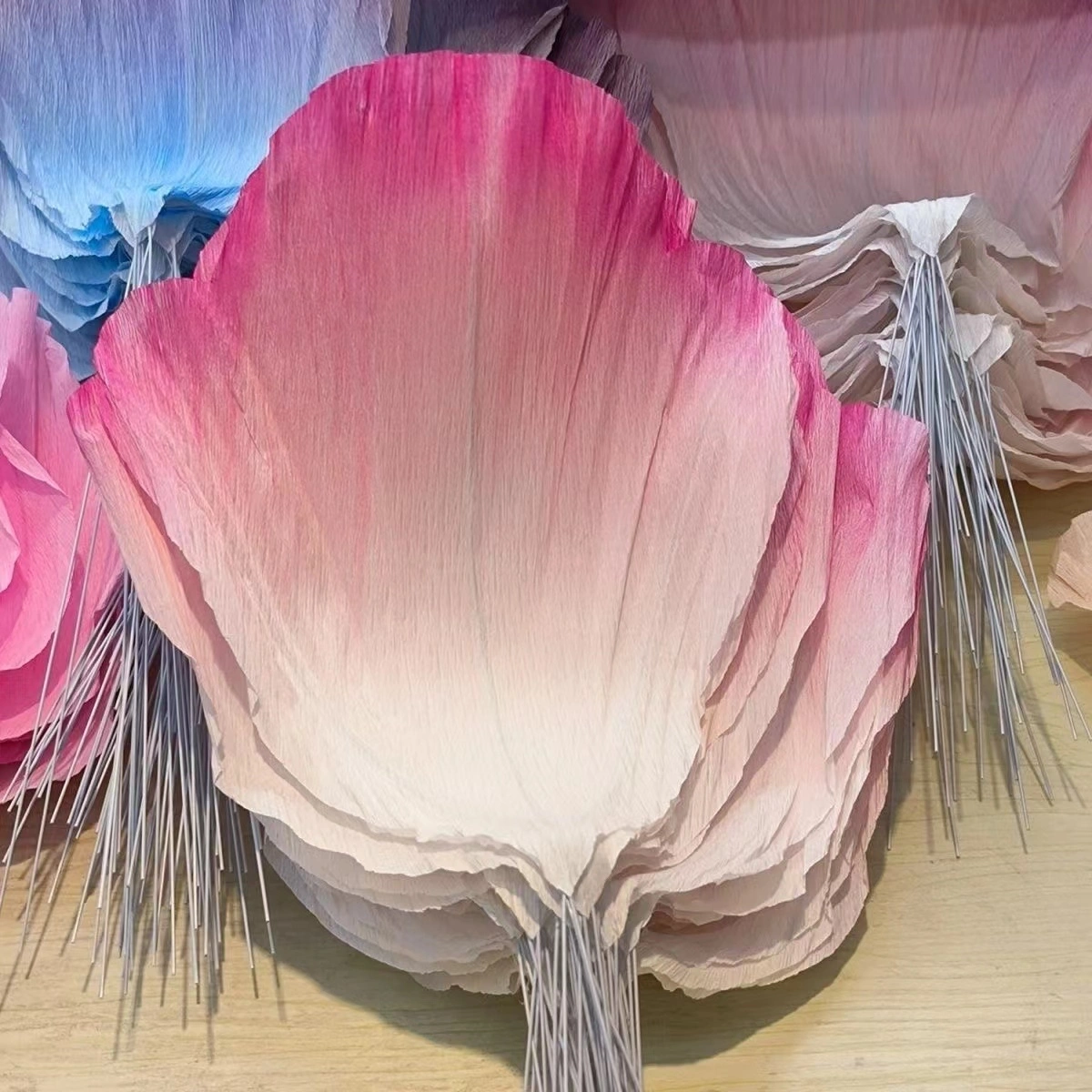 Flor gigante de papel crepe