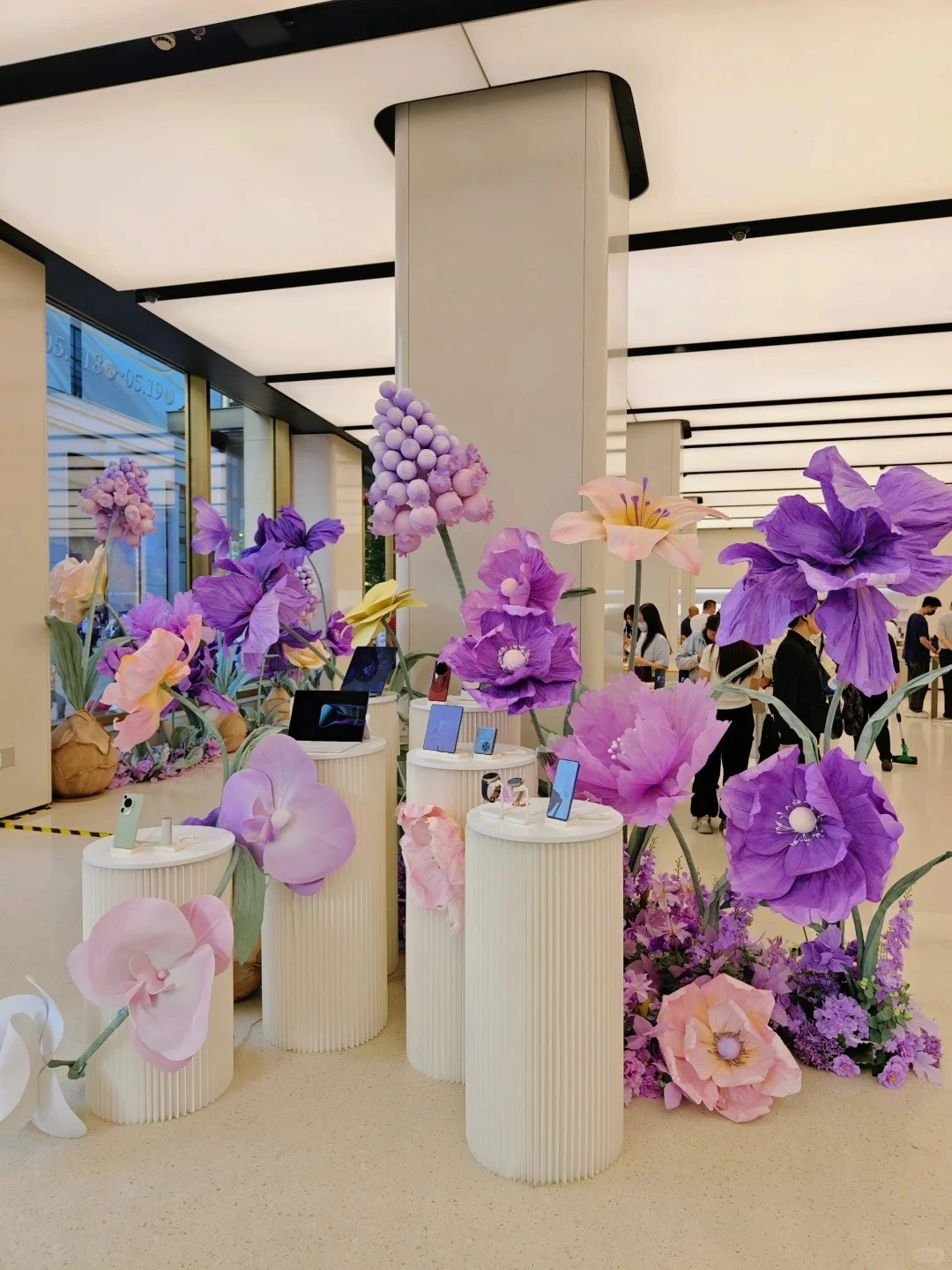 juego de flores de papel morado