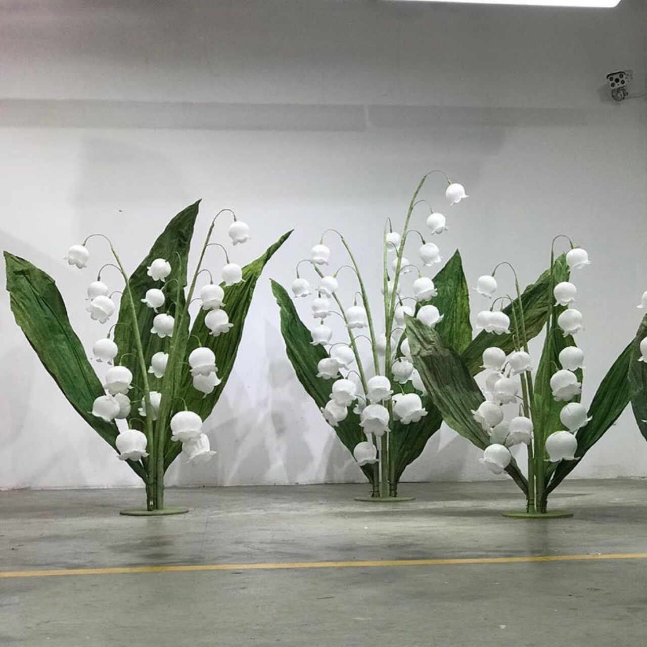 Lirio hecho a mano del arte del valle, lleno de pureza y ternura, teje un sueño de primavera romántico para bodas, fiestas y ventanas comerciales 1
