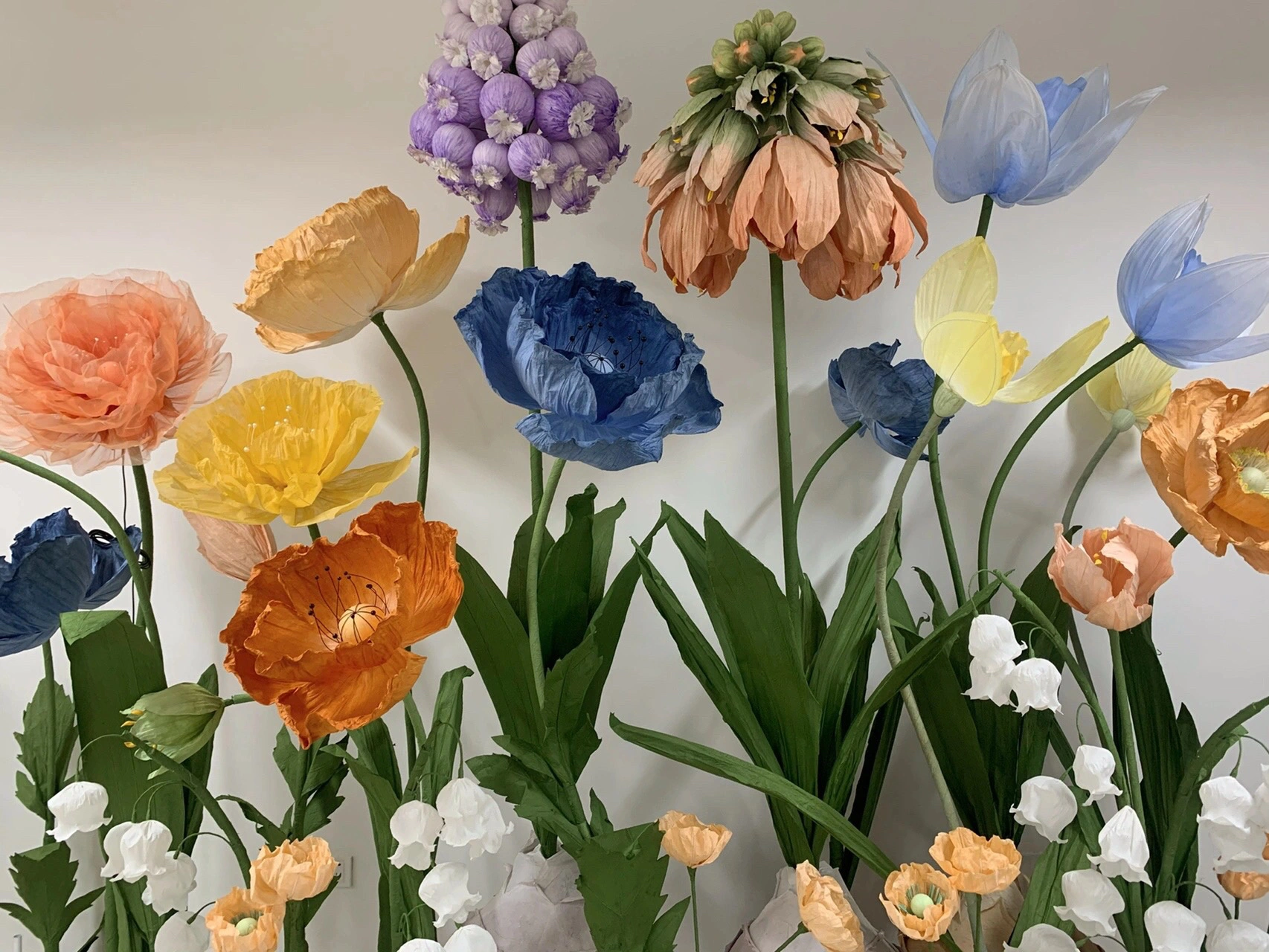 Flores coloridas de coloridas hechas a mano