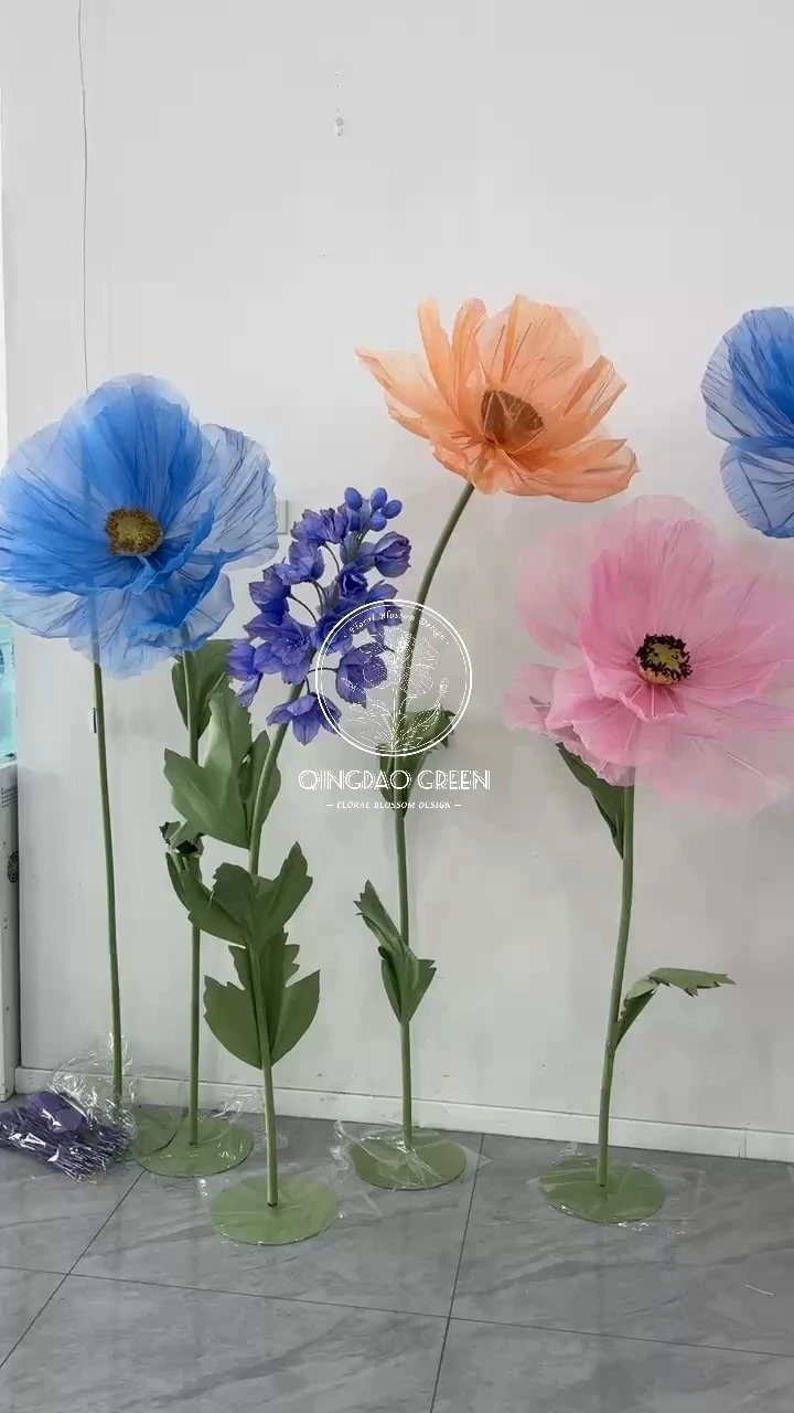 La exclusiva Poppy de Organza, con su textura aterciopelada, hace que el evento de boda esté lleno de estilo de lujo 1
