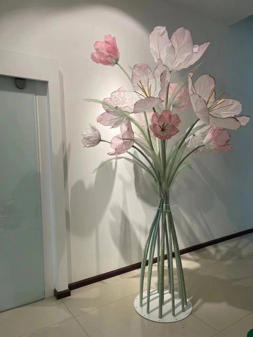 Los tulipanes de organza hermosos y soñadores son frescos y únicos