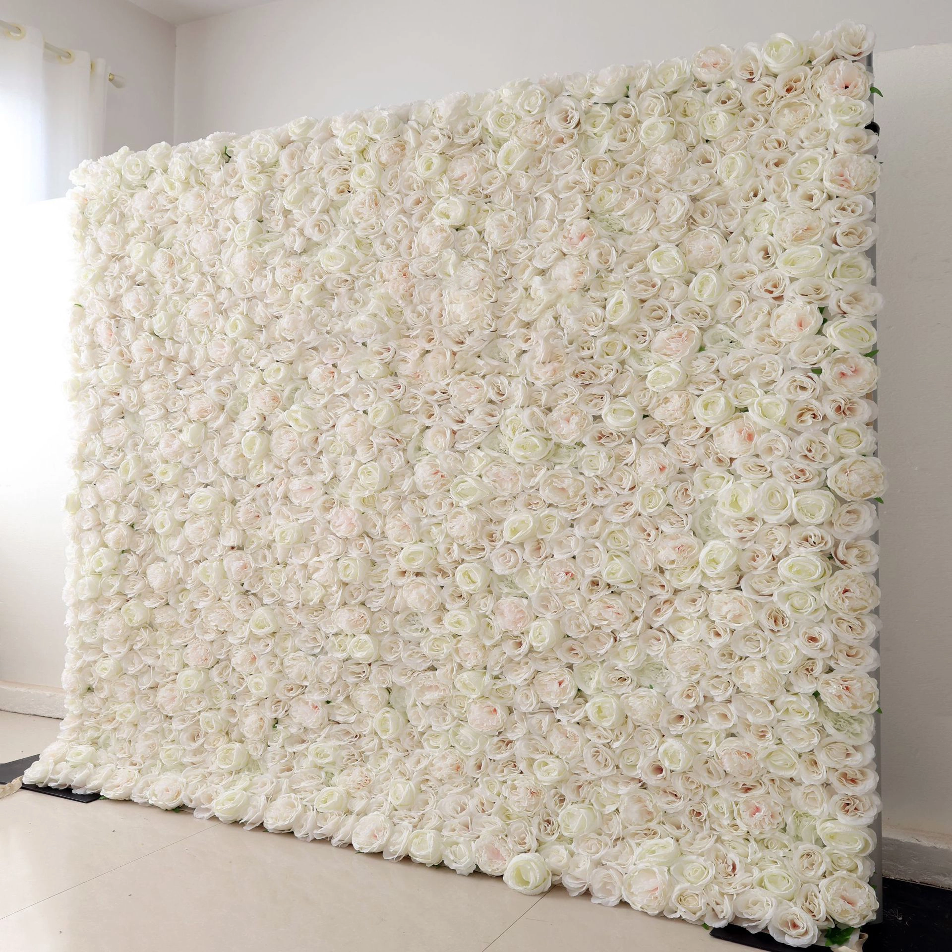 The retro and beautiful artificial flowers on the cloth-bottomed flower wall are decorated with the tenderness of the years. The coffee shop and art gallery create a unique literary atmosphere! 1