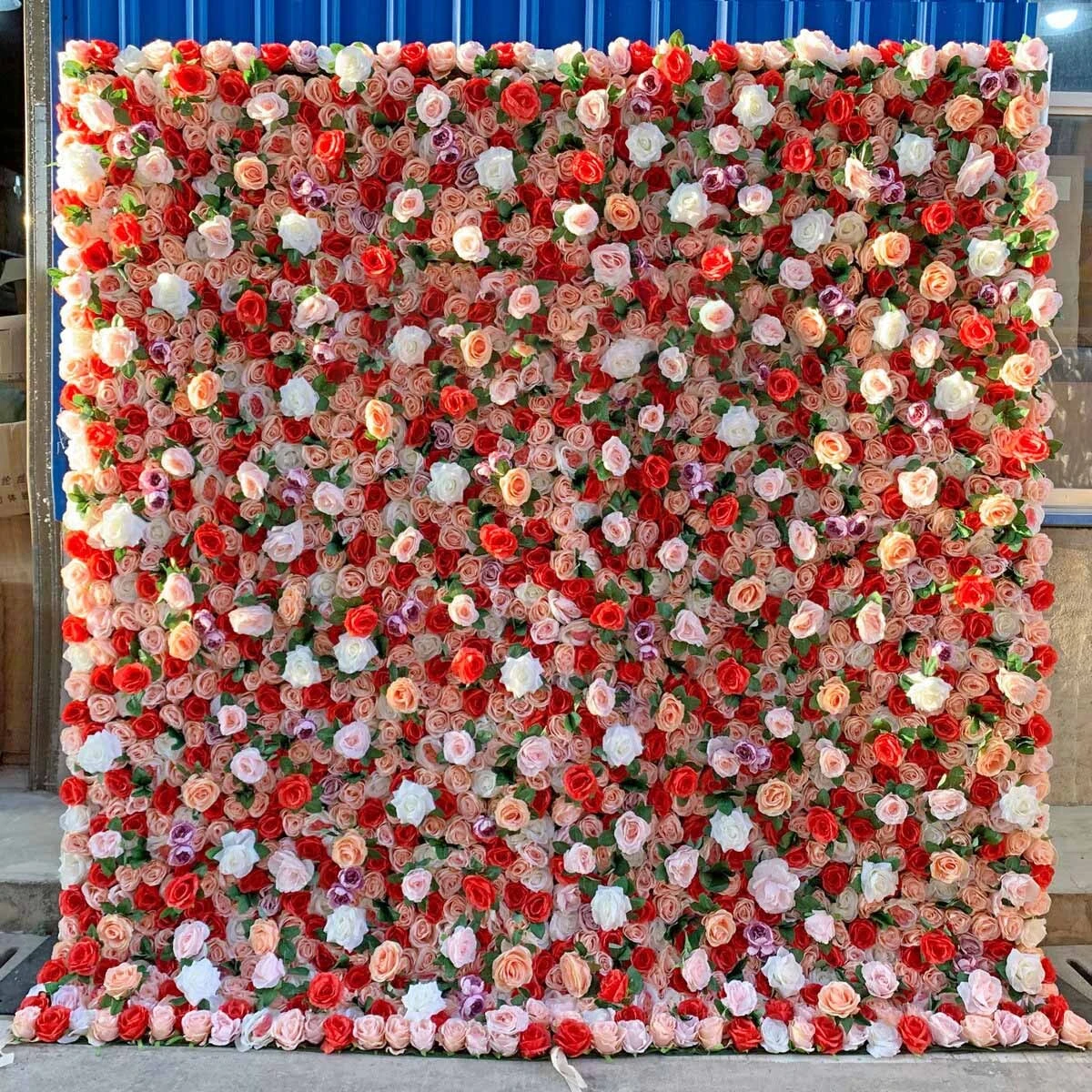 Las paredes de flores elegantes y frescas traen el aliento de la primavera, y las ventanas y los balcones de la florería se transforman para crear esquinas poéticas 1