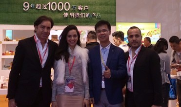 Uchampak- ਹੌਟ ਸੇਲਿੰਗ ਕਸਟਮਾਈਜ਼ਡ ਸੈਂਡਵਿਚ ਪੇਪਰ ਪੈਕੇਜਿੰਗ ਬਾਕਸ ਵਿੰਡੋ & ਫੋਲਡੇਬਲ ਪਾਕ 20