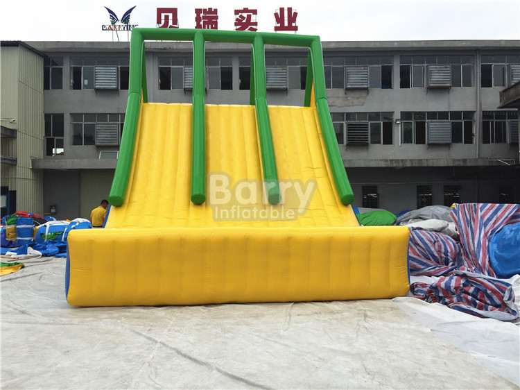 Toboganes acuáticos inflables personalizados para lago de PVC de 0,9mm, parque acuático inflable, juegos de agua flotante para adultos y niños