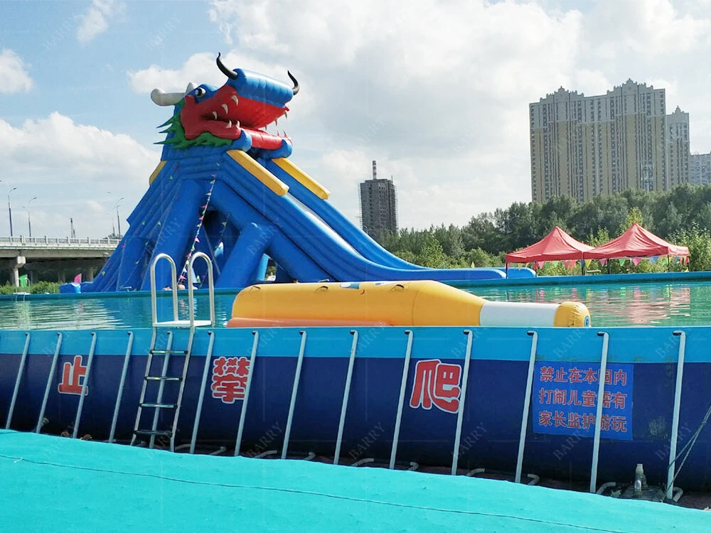 Tobogán inflable Dragon para parque acuático con piscina con estructura de acero 1