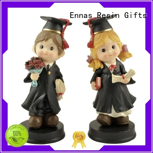 Factory Custom Made Home Decoration Gift Resin Graduation Boy and Girl Statue 1