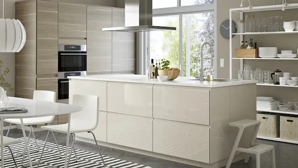 Qualitymodern Kitchen Dark Wood Maple/Oak/Solid Wood/MDF/melaminated Particle Board/PVC/ Polywood L/C 2