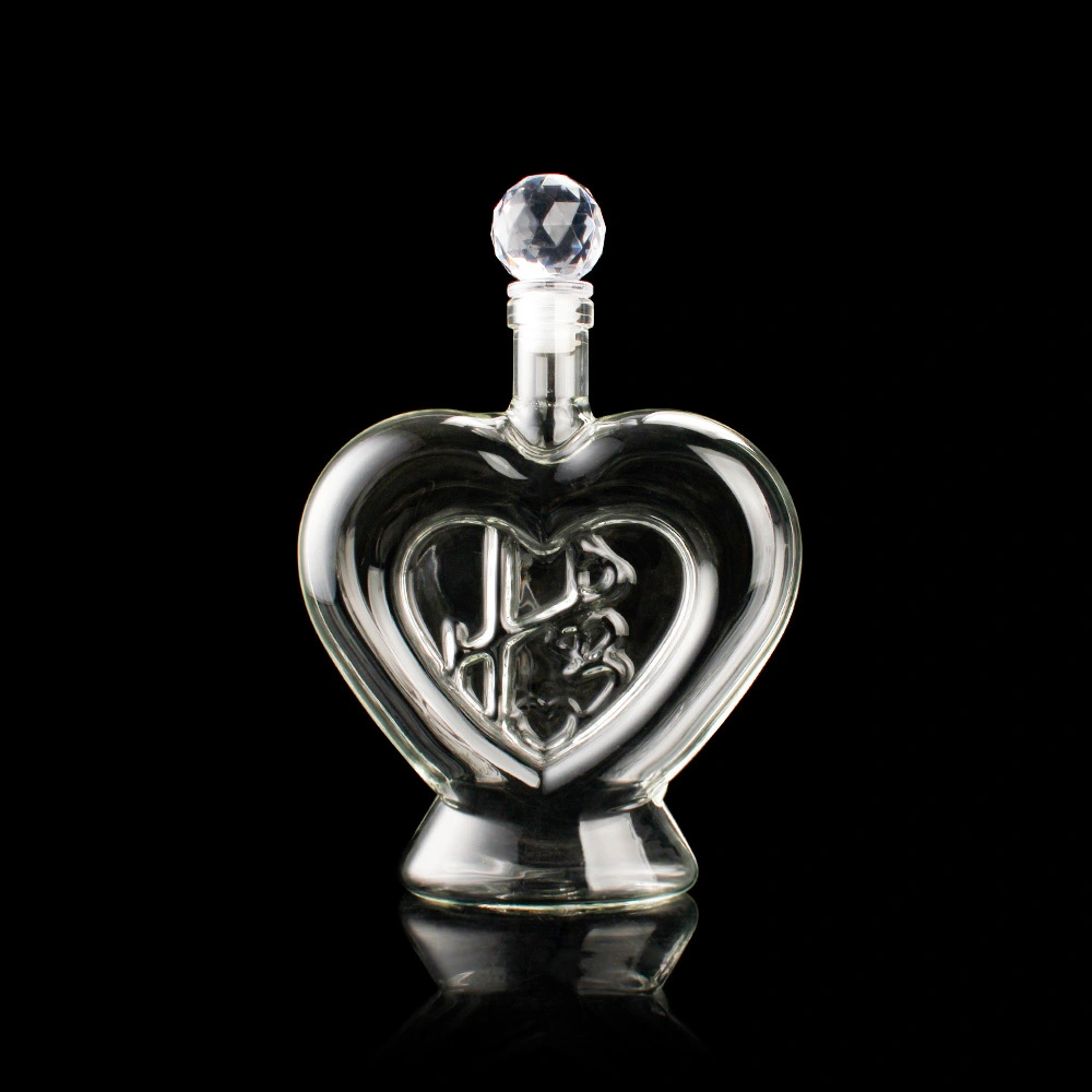 750ml High Borosilicate Heart Shape Wine Decanter For Whiskey Gin Tequila Spirits With Cork Cap 1