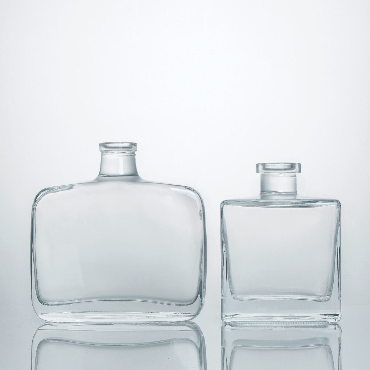 Custom square shape 375ml 500ml 750ml Liquor Glass Bottle With Cork for Vodka Rum Gin Whiskey 5