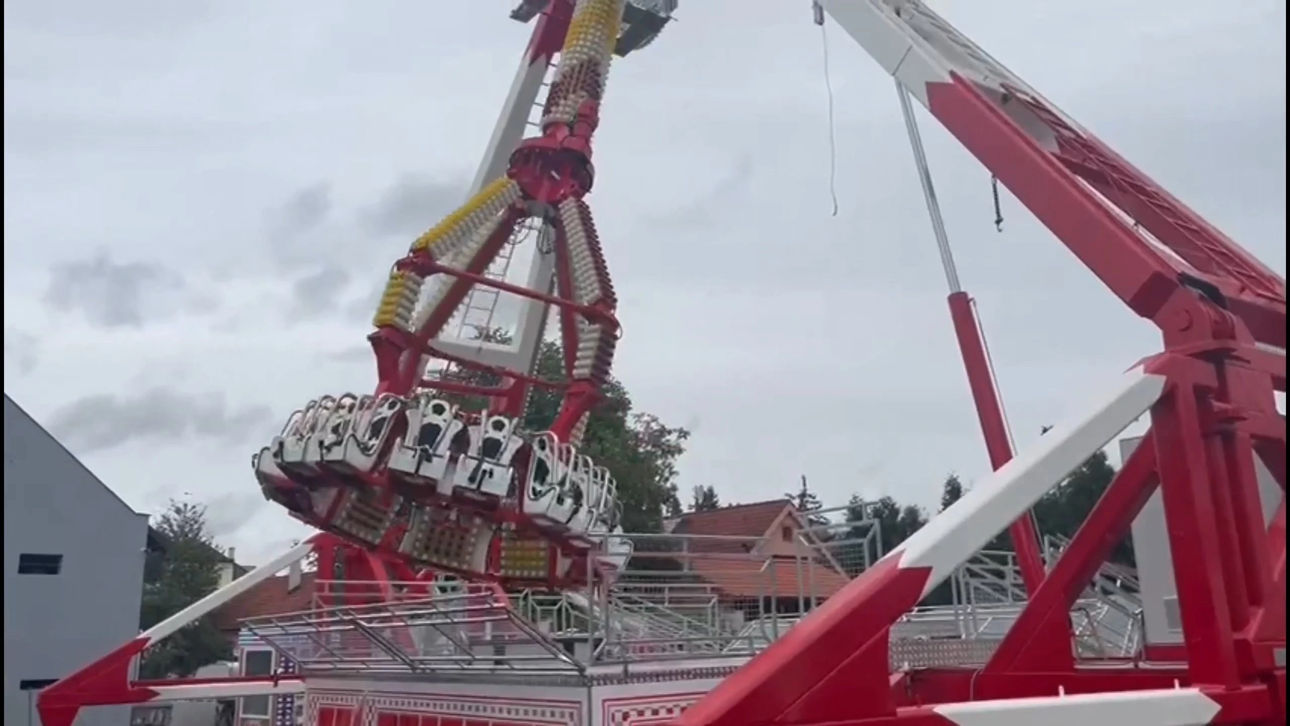 The Trailer Pendulum Mobile Amusement Ride | Flexible, Cost-Effective Solution | LMQ | Limeiqi 1