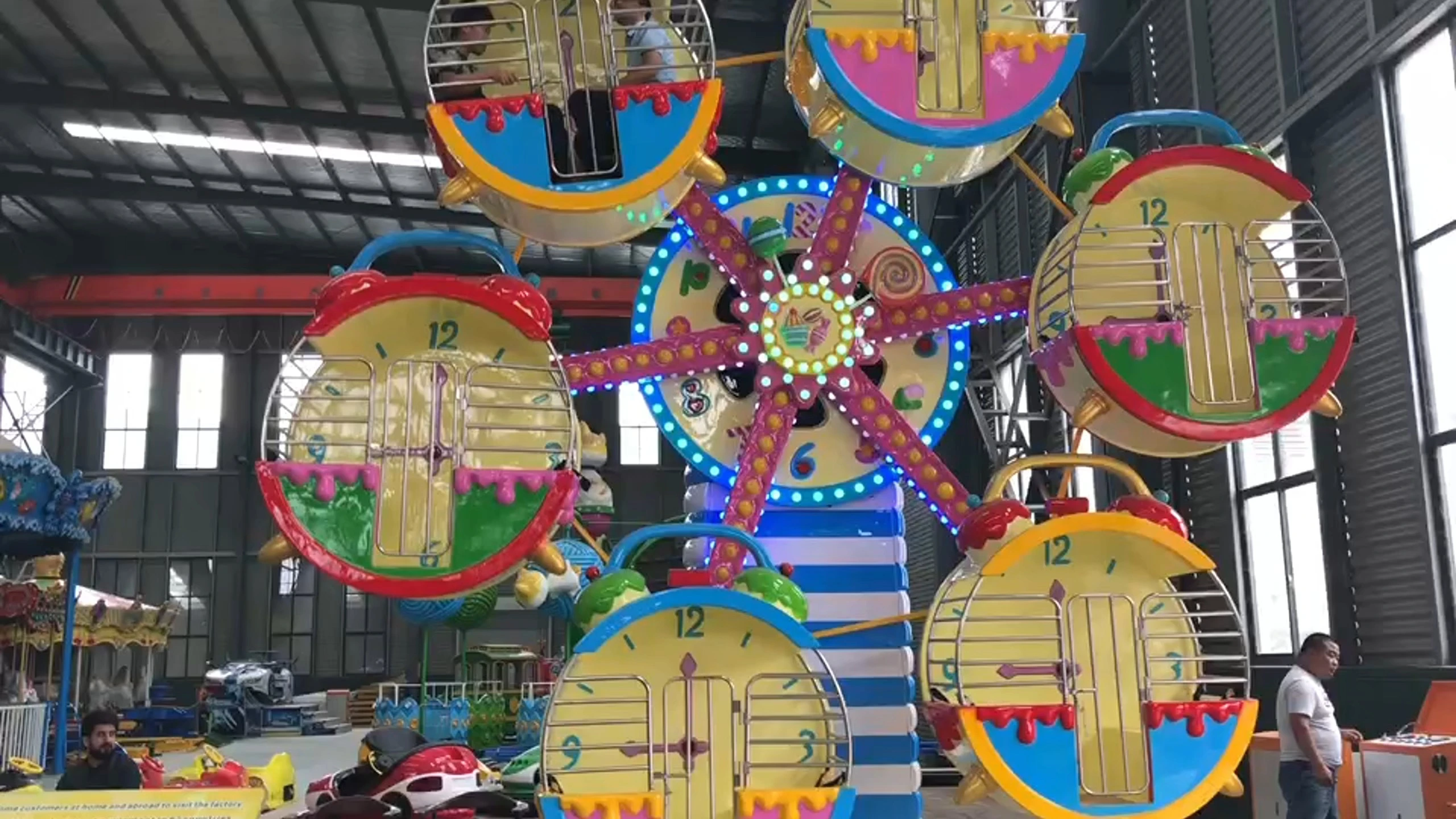 Mini Ferris Wheel for Kids and Families - Luxuriously Decorated Safe Device with 360-degree Rotation and Vertical Movement | LMQ | Limeiqi 1