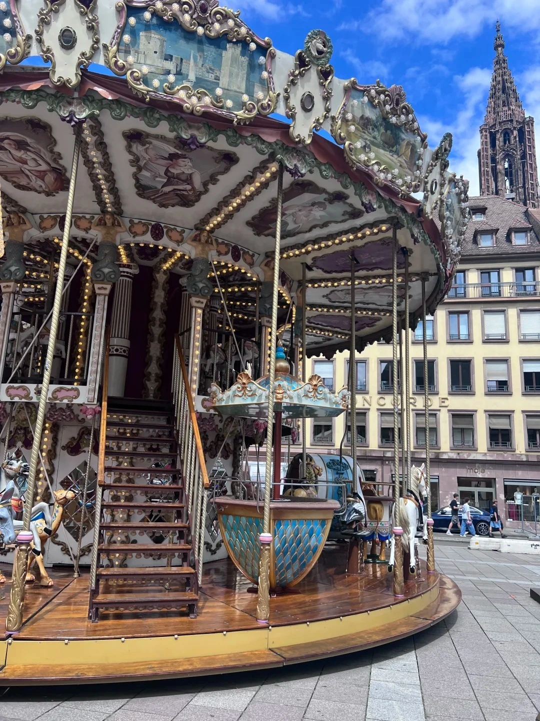 Double-Deck Carousel with Classic European Design & Intricate Artwork | 2-Tier Structure for More Riders | LMQ | Limeiqi 1