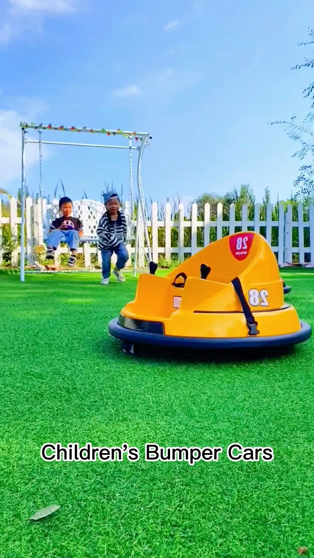 Auto-tamponneuses pour enfants sur le thème des oiseaux, style OVNI : un divertissement coloré et interactif pour les enfants 1