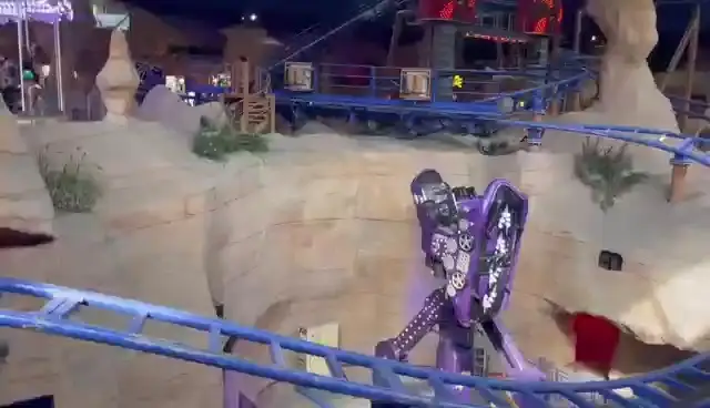 Manège Star Tour : Rotation, frissons sur le thème de l&#39;espace 1