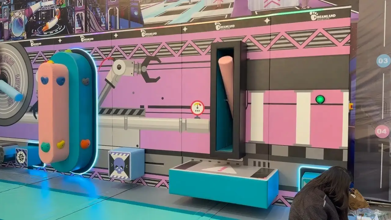 Hi-Energy Trampoline Park & Soft Play Hybrid: The Ultimate Family Entertainment Spot 1