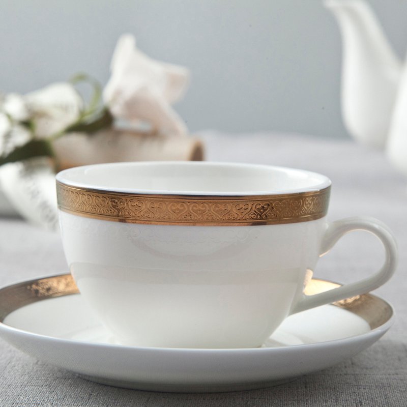 Casual Style White Fine Bone china Dinnerware With Gloden Decal Rim - TD04 4