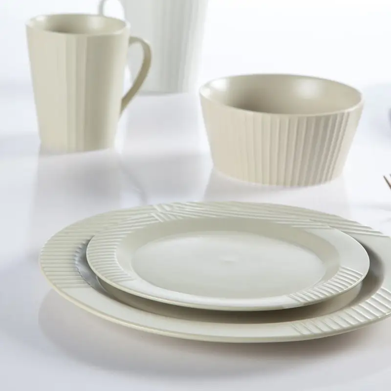 The Elegance Of White Porcelain Dinnerware: Setting The Perfect Table In Your Restaurant 1