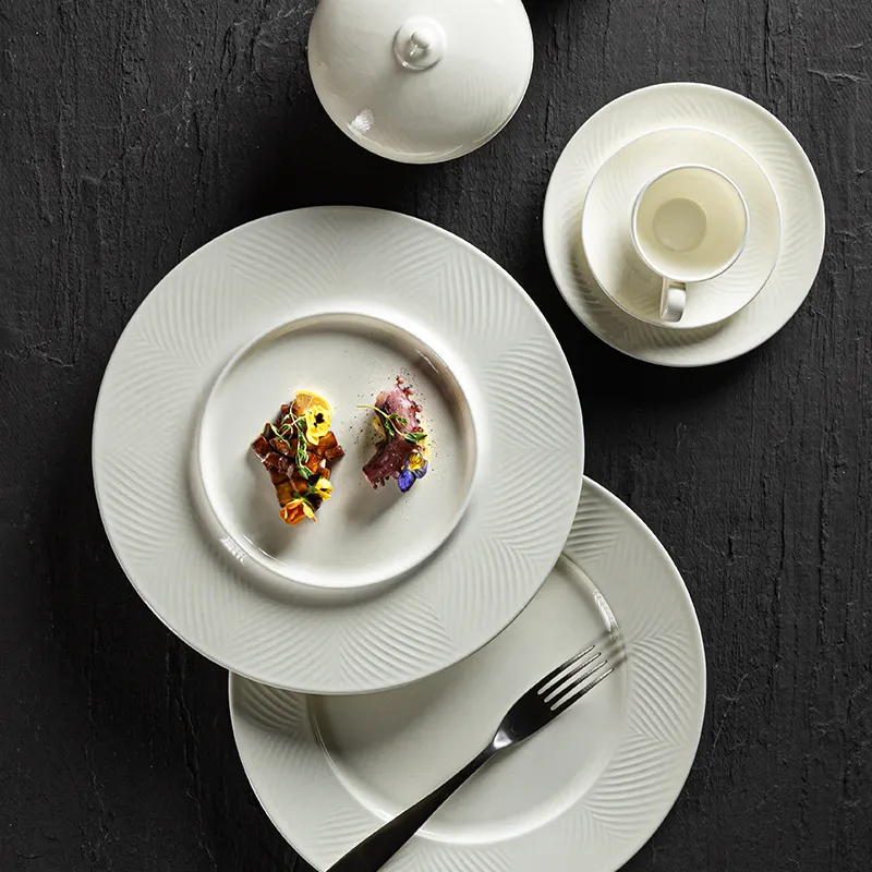 Embellish Fine Bone China Dinnerware Aluminum Foil Bulk Production 3