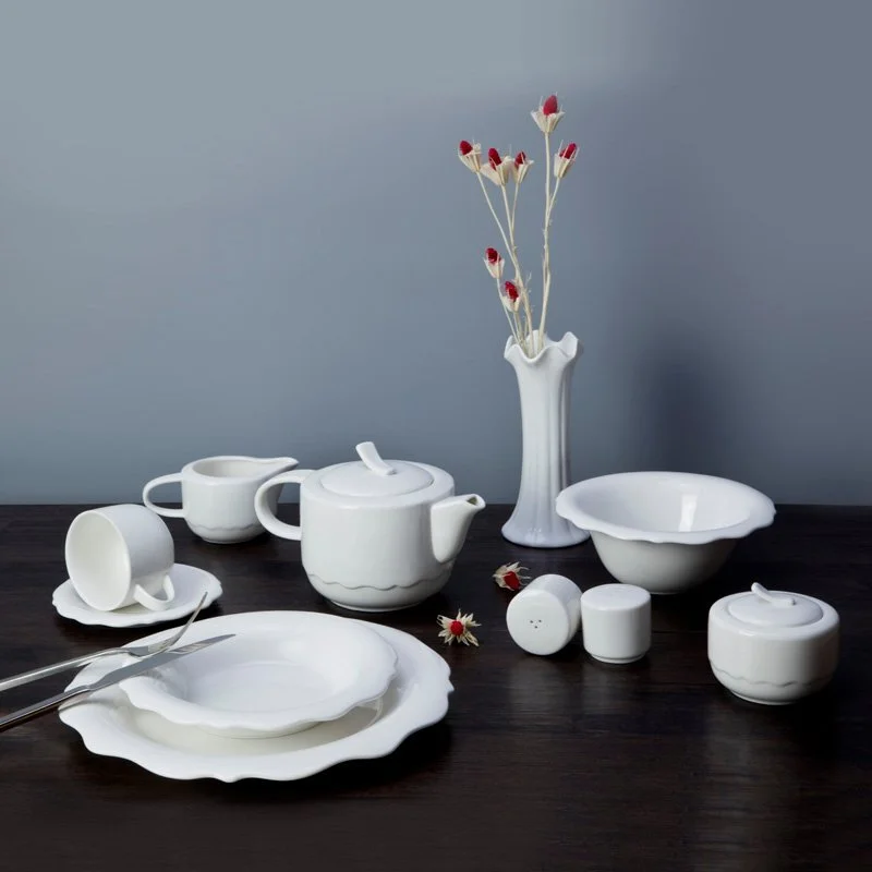 Contemporary White Dinnerware Set With Irregular Plate - TW14 1