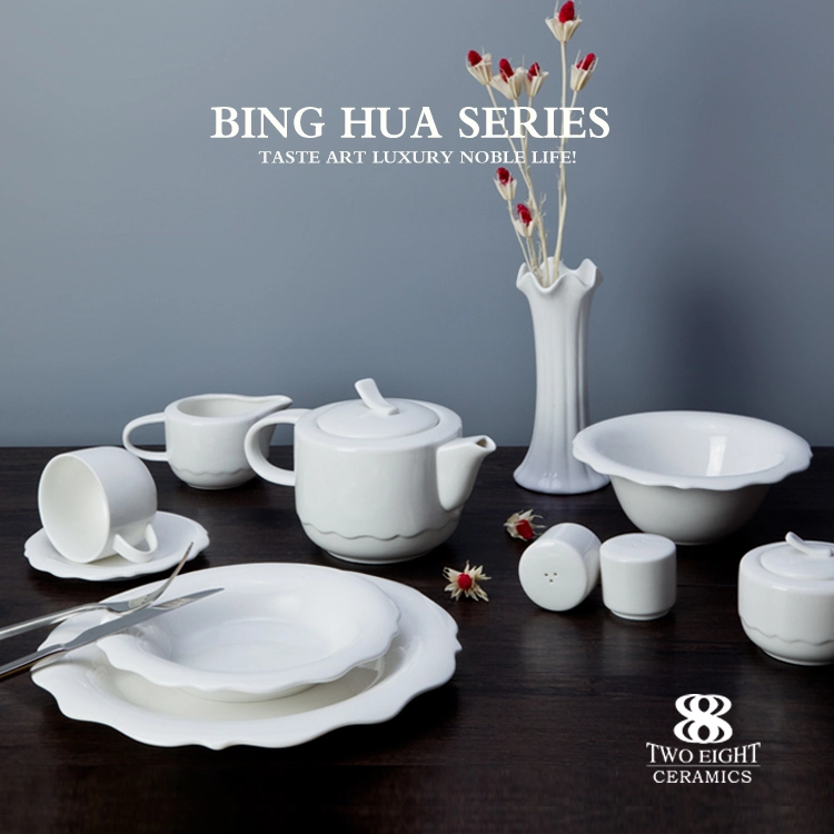 wholesale fine quality porcelain , crockery tableware bone china dinner set for hotel in stock 1