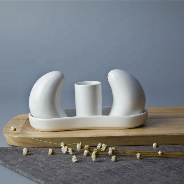 Wholesale China Porcelain Restaurant Salt And Pepper Shaker, Salt And Pepper Shakers Set, Salt And Pepper Shakers For Banquet* 1