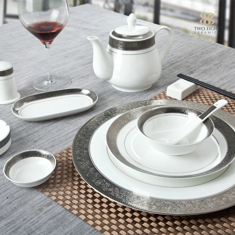 UAE Dubai chinaware for hotel banquet Persian golden round fine bone china dinnerware set tea pot cups 1