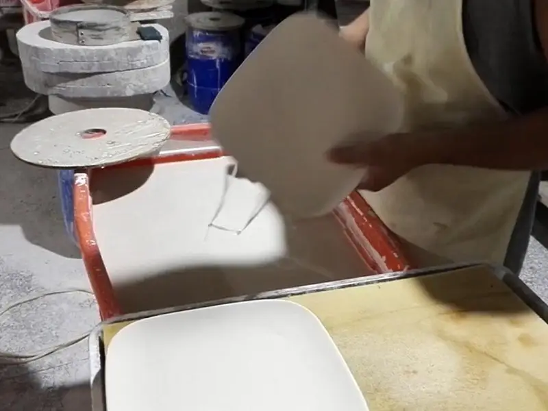 How to Remove Rust from Cast Iron Cookware  -  how to clean restaurant dishes