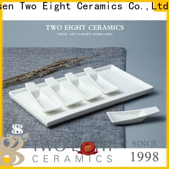 Two Eight platos de porcelana 1