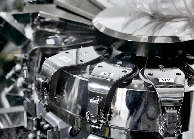 Kenwei standard pouch packing machine with high-quality sensors for materials with oil 7