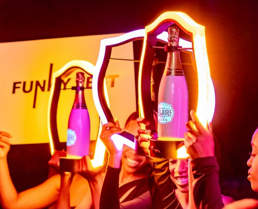 Xingxuancai LED BELAIRE BOTTLE PRESENTER Rechargeable | Custom Branded Logo | RGB Nightclub Spectacle 2