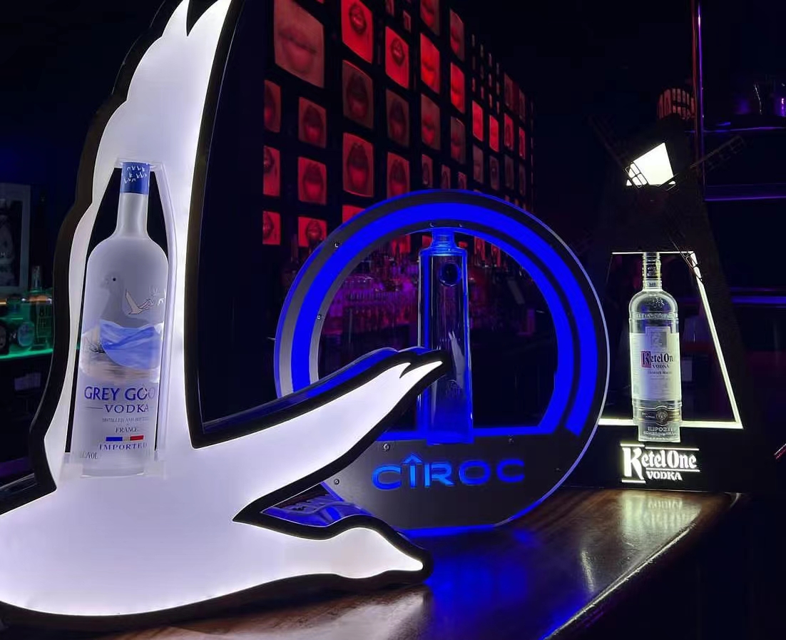 ที่วางขวดวอดก้า LED RGB แบบชาร์จไฟได้ Grey Goose ที่ปรับได้สำหรับไนท์คลับ 5