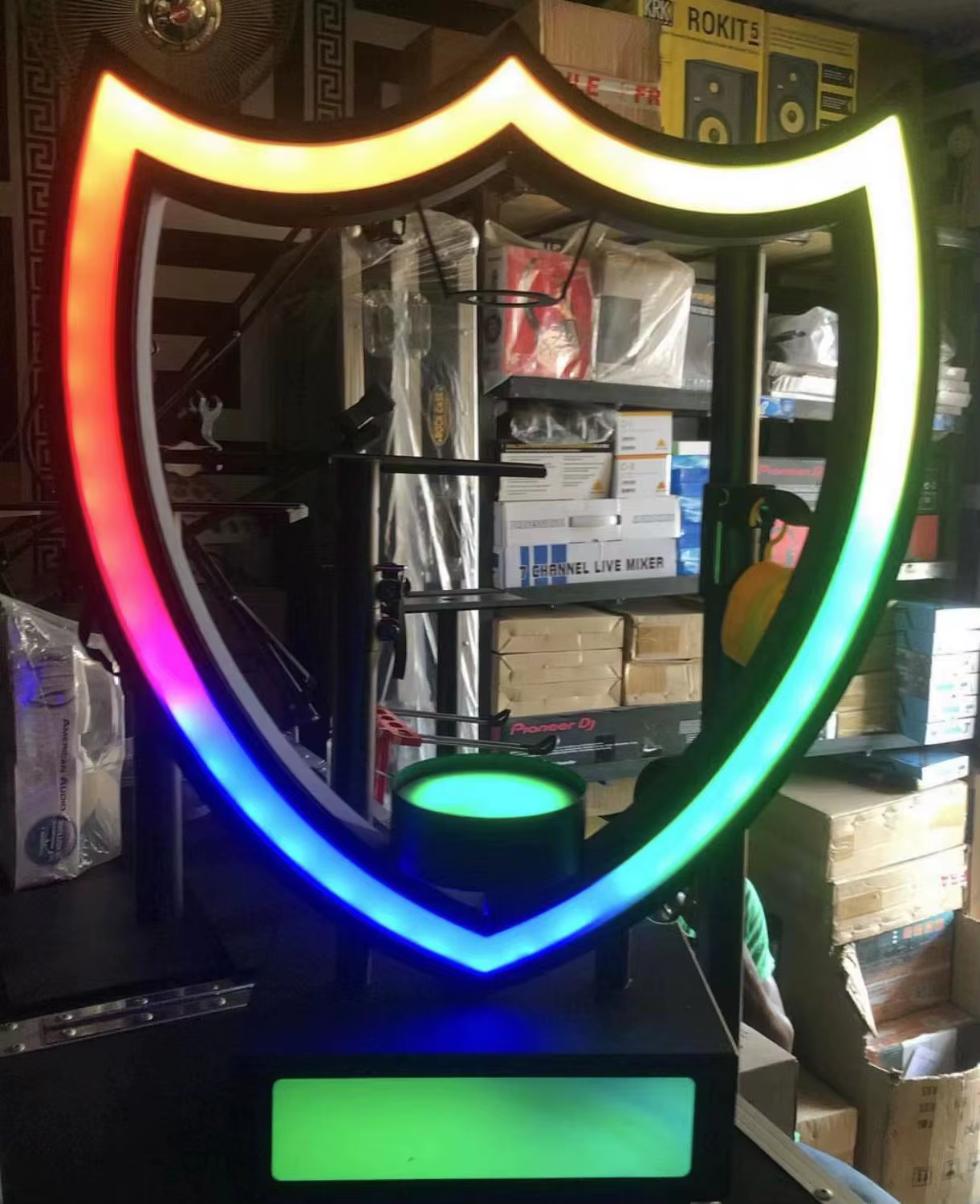 Espositore per bottiglie di champagne Dom Perignon a LED per discoteca1 6