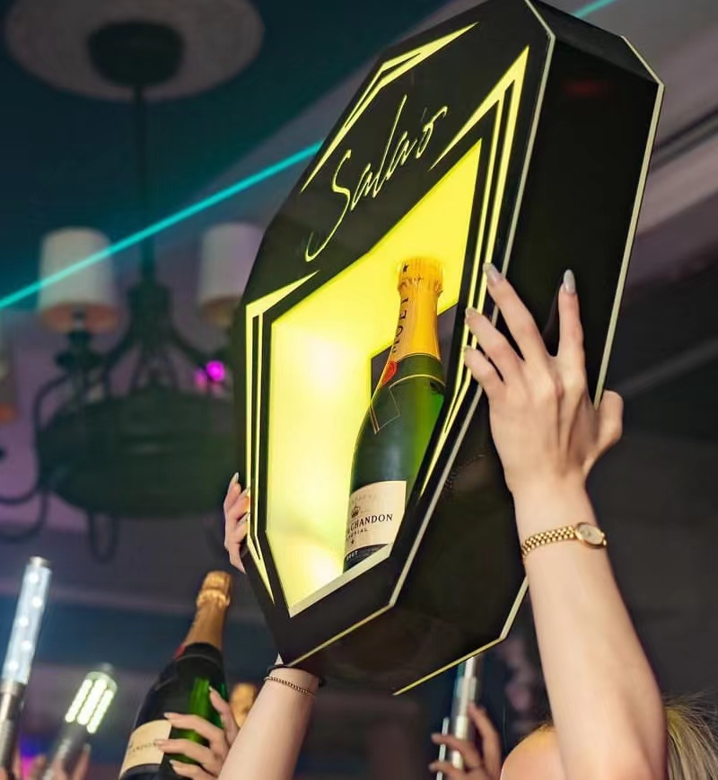 Customized Logo Full Color LED Heart Shape Champagne Bottle Presenter For Nightclub1 3