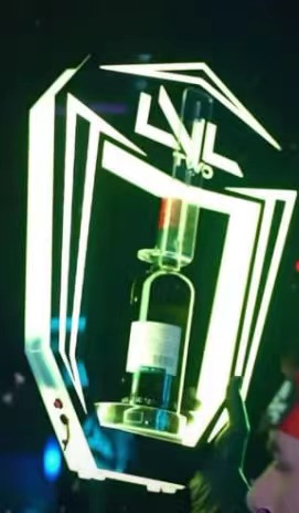 Customized Logo Full Color LED Heart Shape Champagne Bottle Presenter For Nightclub1 2