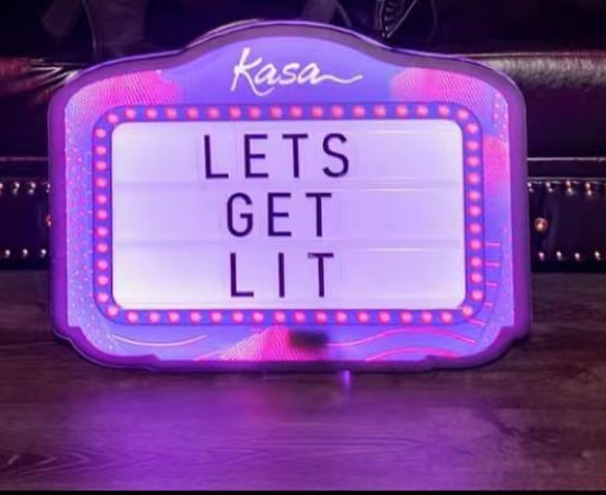 โลโก้ที่กำหนดเองสีเต็มรูปแบบ LED LED Sign ชาร์จ 3 ชุดตัวอักษรสำหรับไนท์คลับ 8