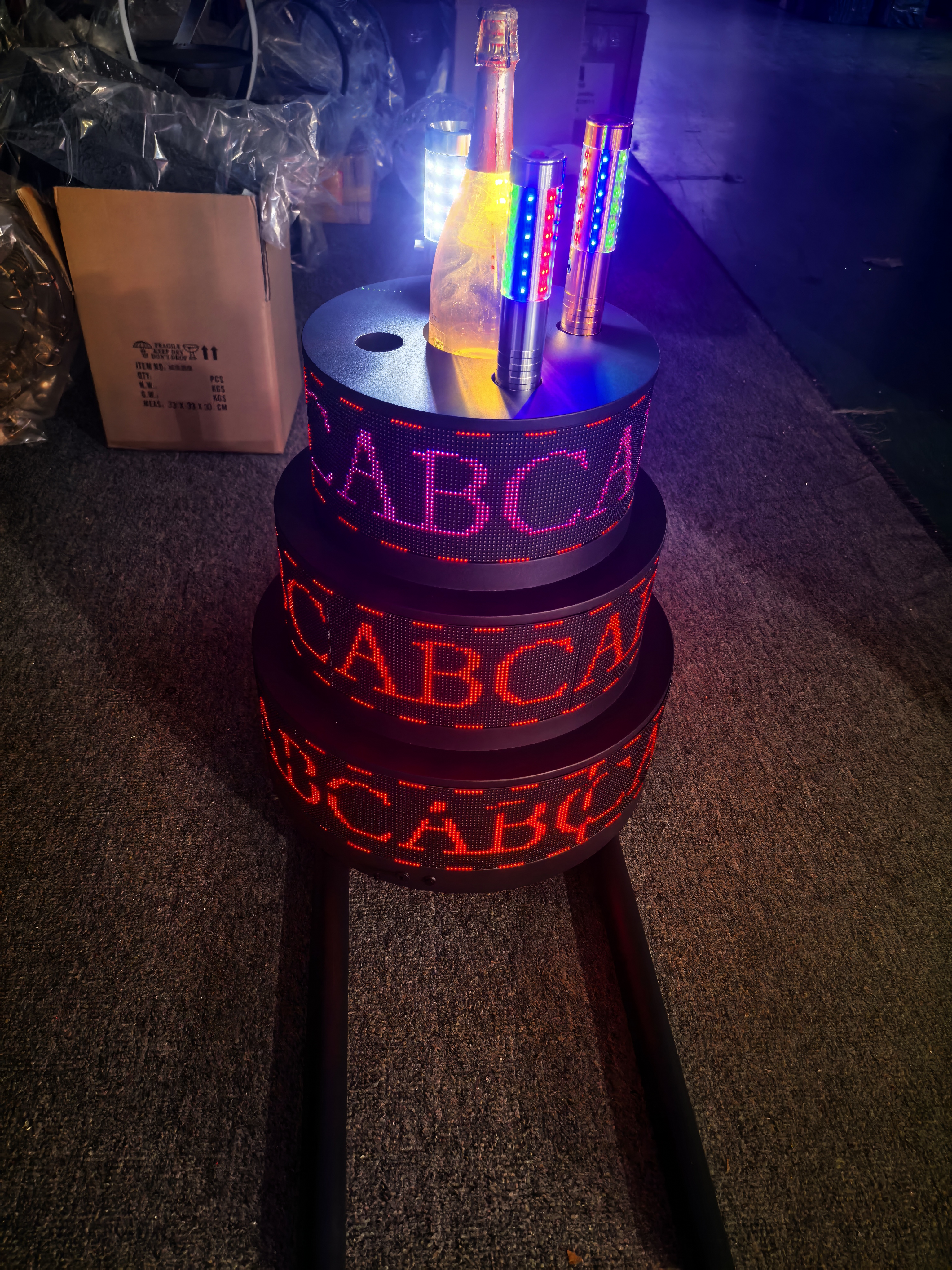 Full Color LED Digital Cake Scroll Display Champagne Bottle Presenter For Nightclub 2