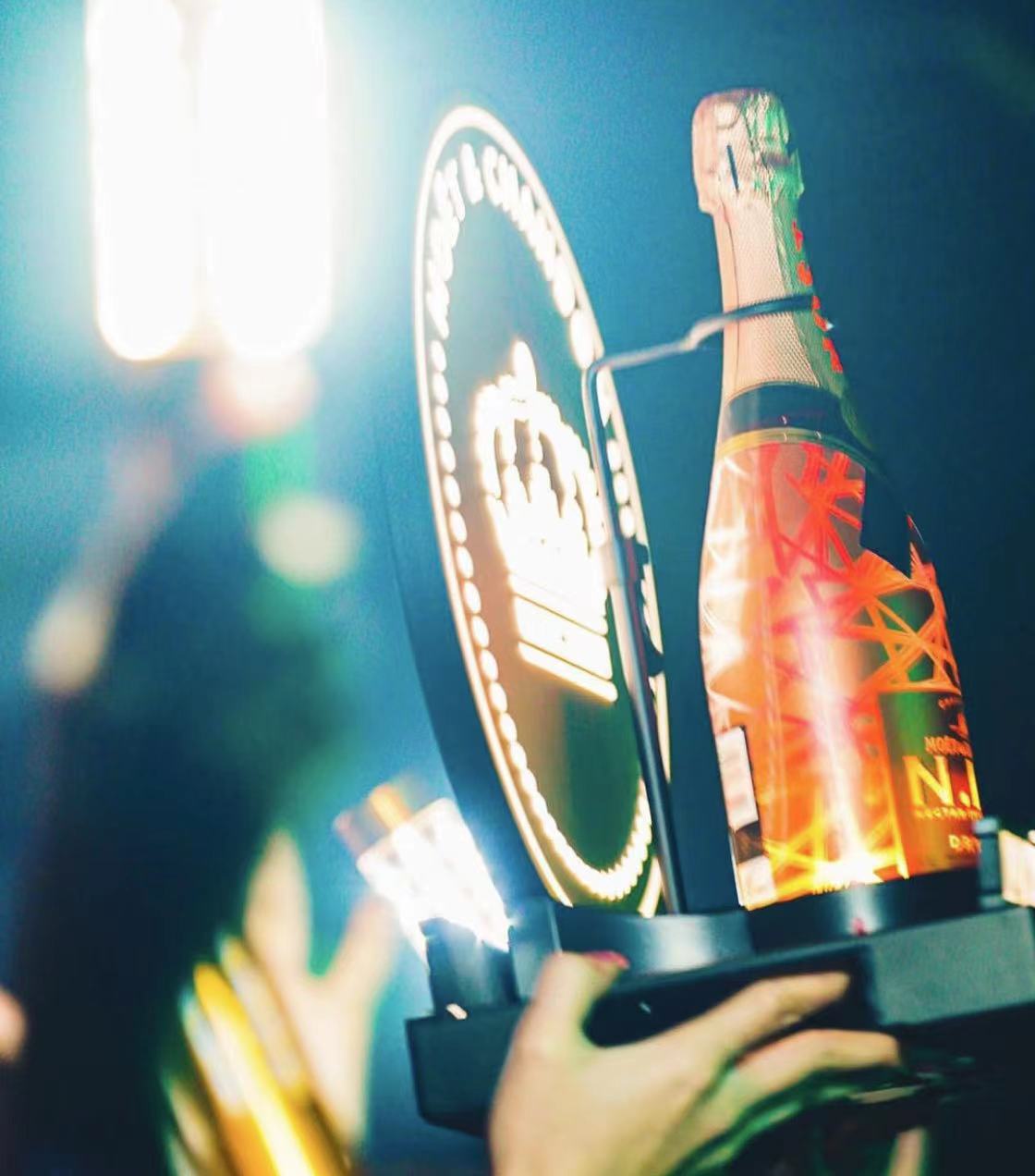 Mai Gabatar da Kwalbar Moet &amp; Chandon RGB LED Metal Champange Don Dakin Dare 3