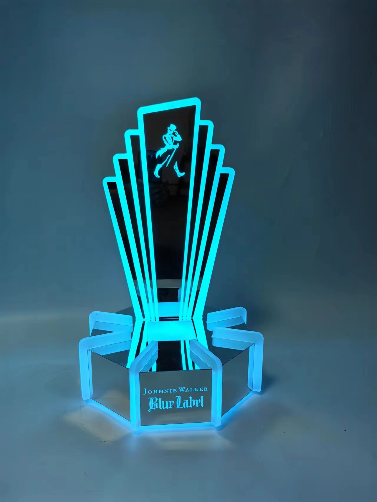 Mai Gabatar da Kwalbar Johnnie Walker RGB LED Acrylic Don Dakin Dare 5