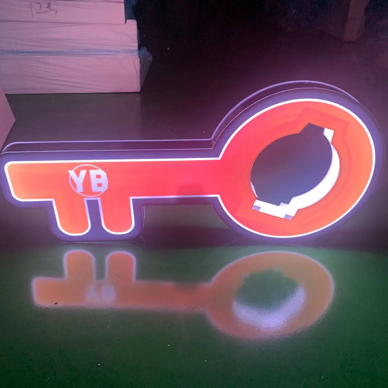 Presentador de botellas de champán de acrílico negro con LED LED a todo color y logotipo personalizado para discoteca - 1776338064939607 5