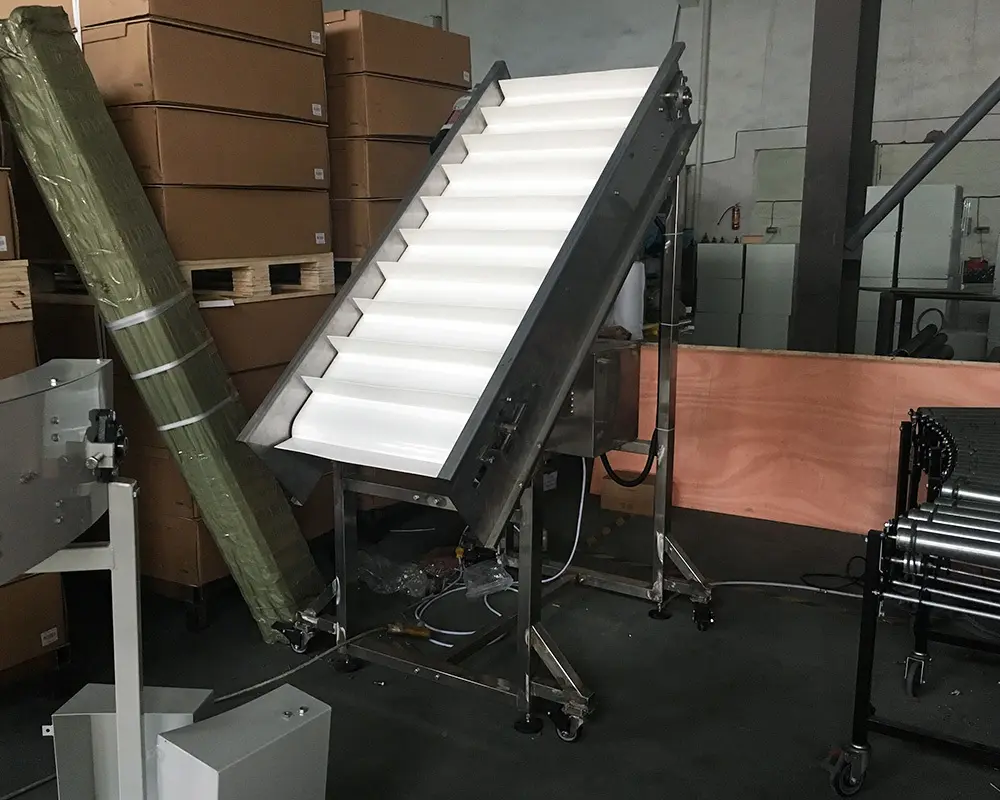 Latest small conveyor belt system heavy supply for medicine industry 4