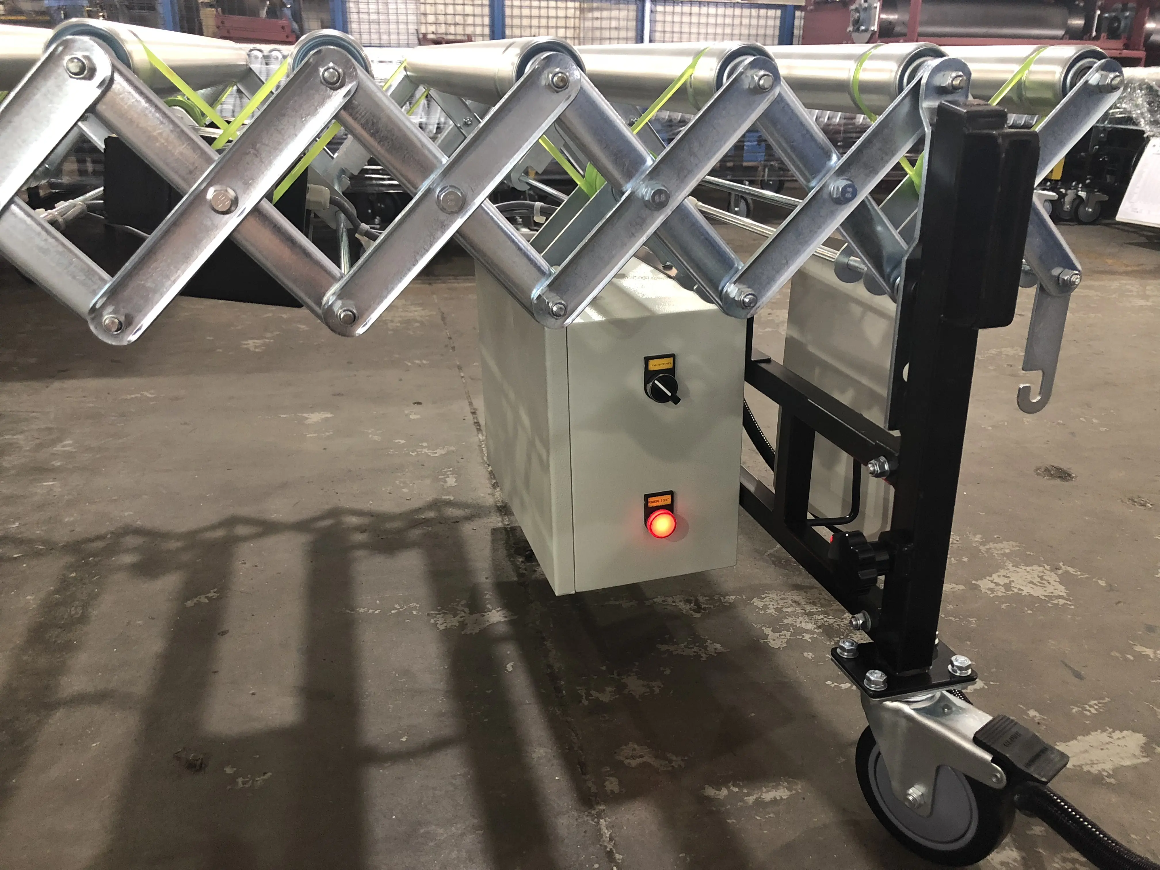 YiFan Conveyor Custom assembly line conveyor belt manufacturers for material handling sorting2 7