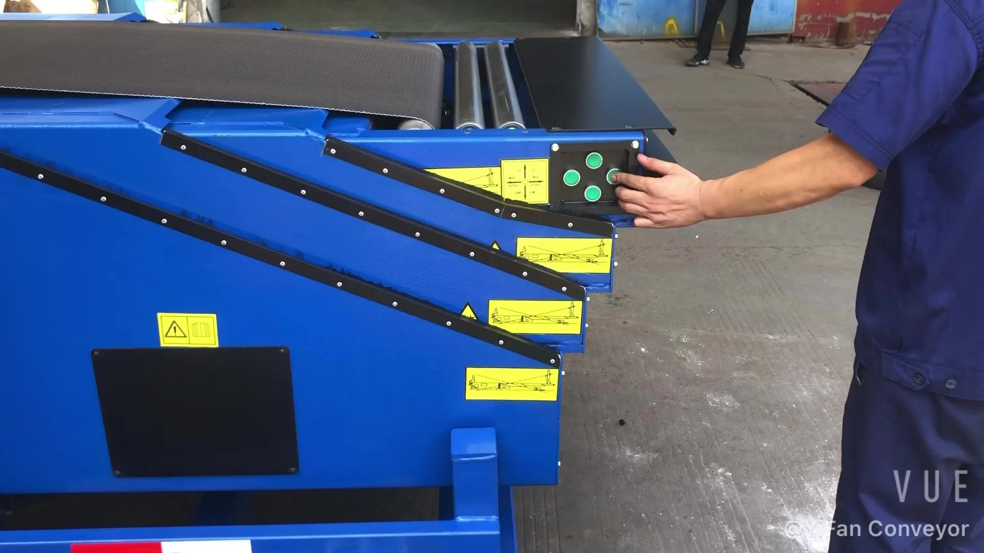 4 stages Logistic Truck Trailer Extendable Telescopic Belt Conveyor for Bags Cartons 1
