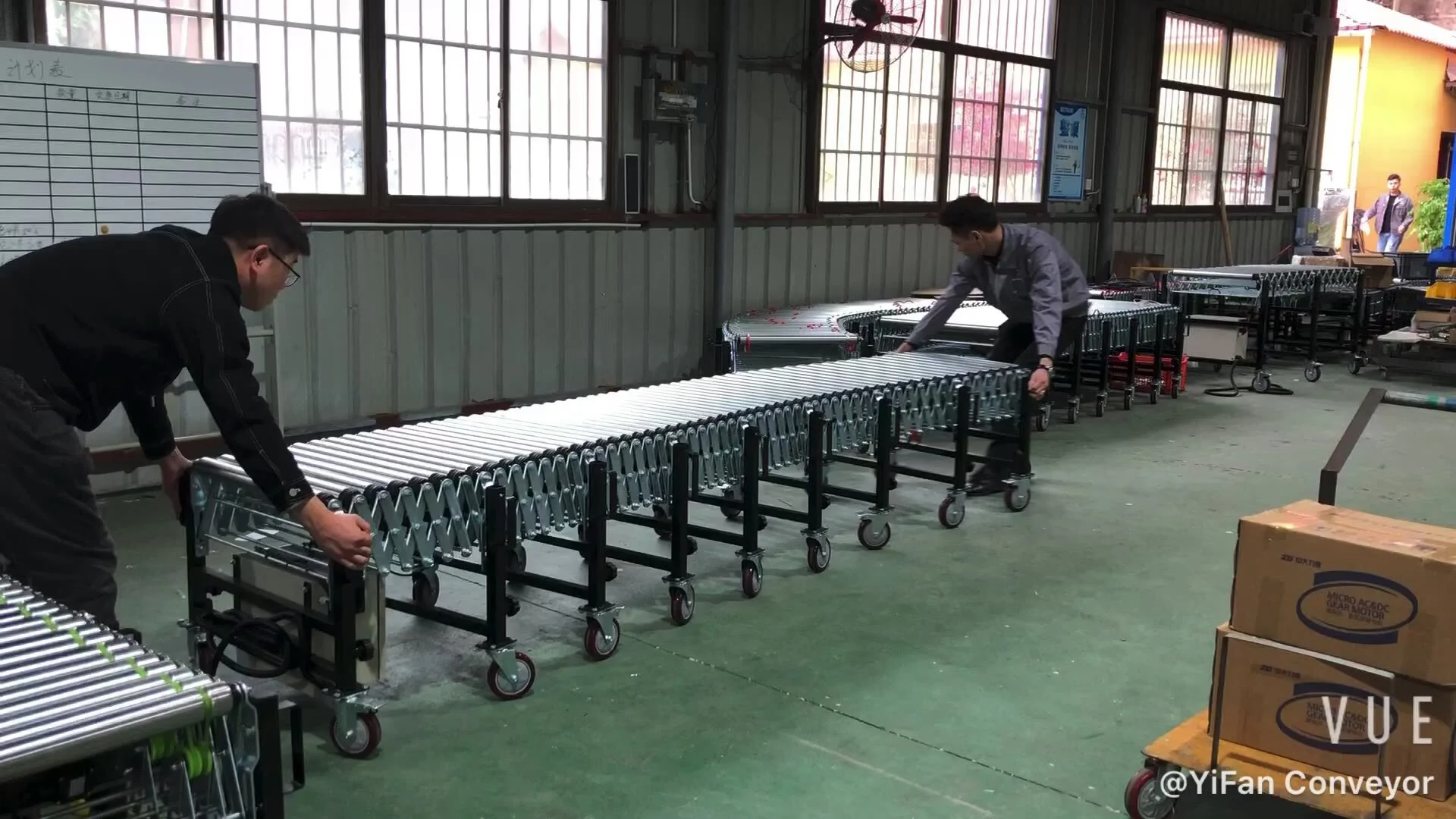 Big Loading Telescopic Power Roller Conveyor For Bags /Cartons 1