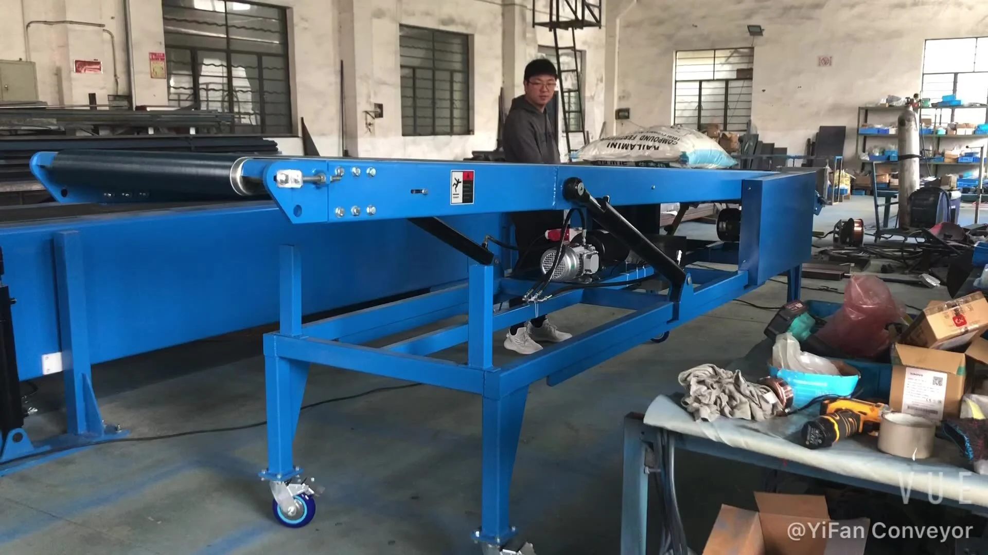 Hydraulic loading unloading conveyor price bottle loading belt conveyor system 1